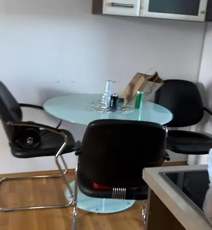 2zimmerwohnung شقة *